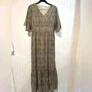 One loved babe modest floral maxi dress EUC feminine romantic prairie size small